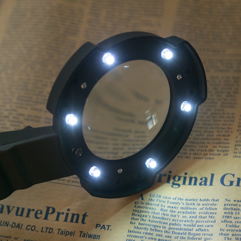 New design handheld magnifier with LED and UV lights magnifier 6X